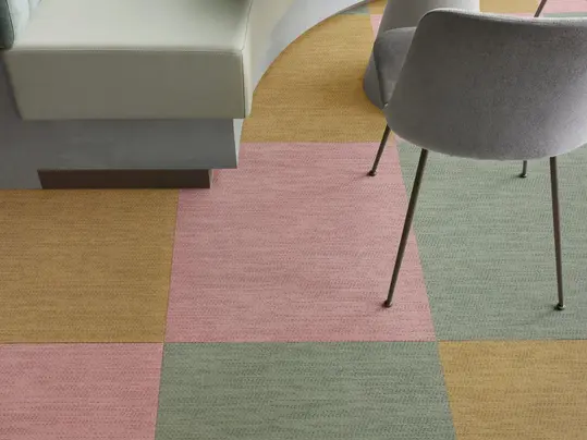 Revêtement de sol lames dalles LVT acoustique Allura decibel | Forbo Flooring Systems