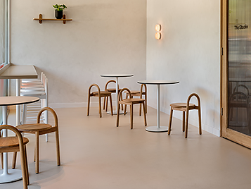 The Glow Circuit | Marmoleum meringue 3590 | Linoleum flooring in cafe 