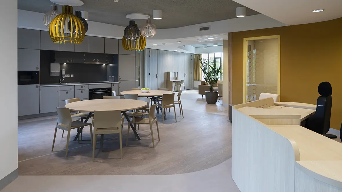 Antes Parnassia Kliniek J met Eternal projectvinyl vloer van Forbo Flooring