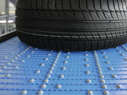 Car tires on a Siegling Prolink plastic modular belt