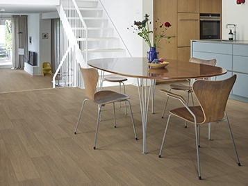 Novilon 3028 warm oak