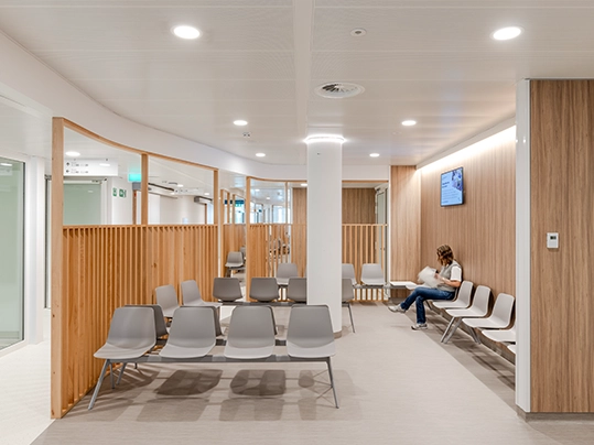 Universitätsklinikum Sint-Luc by Lucas van der Wee