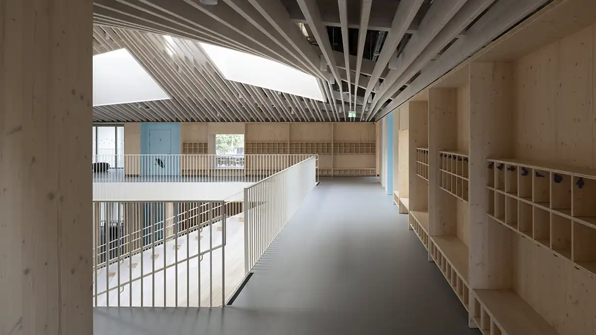 Salaspils Wooden Kindergarten_Latvia_ Marmoleum Solid and Step safety vinyl_RGB