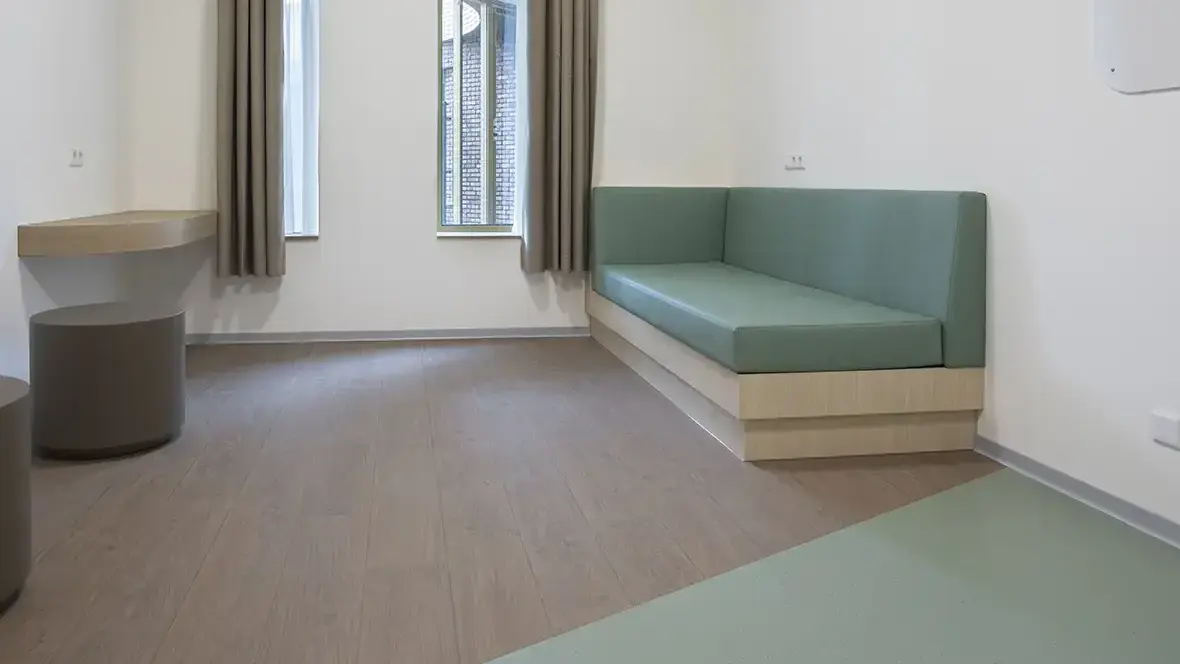 Antes Parnassia Kliniek J met Eternal en Sphera projectvinyl vloer van Forbo Flooring