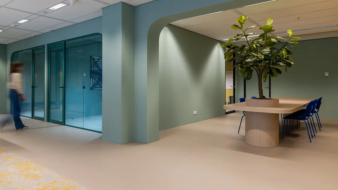 Kantoor Netbeheer Nederland Marmoleum Concrete op de vloer