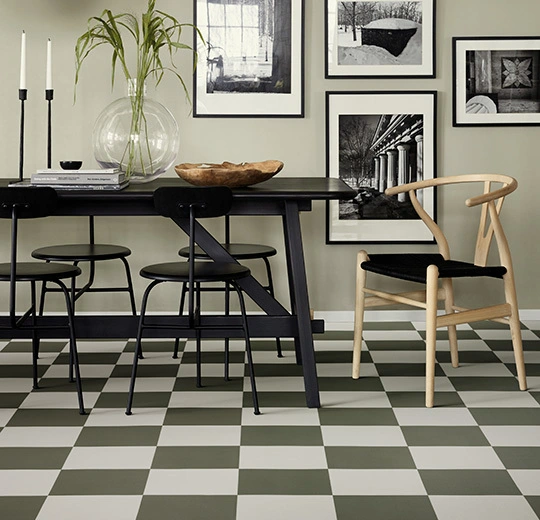 5611 green white chess