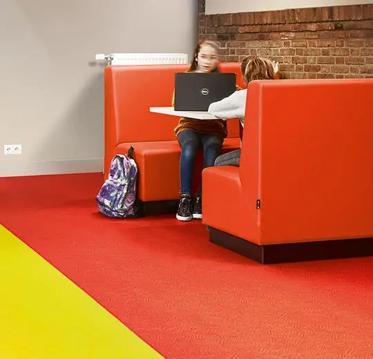 406T4319 red doodle