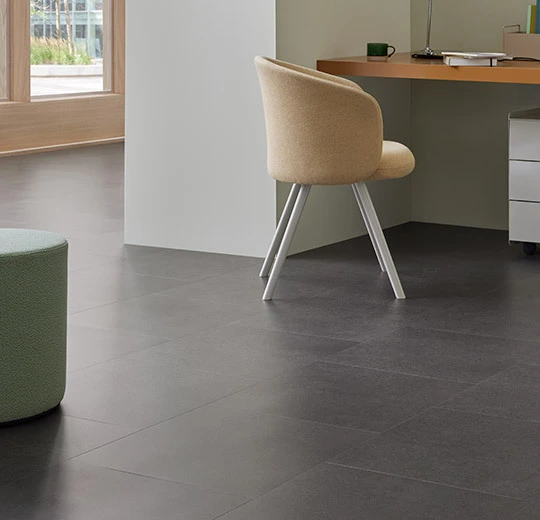4639AD8 basalt urban concrete (50x50 cm)