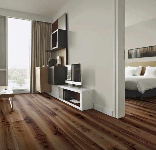 010020F dark elm